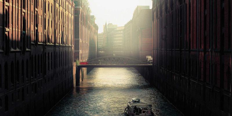 龙岩商铺卷帘门锁被撬怎么办？专业开锁服务与安防加固全指南